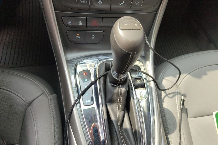 Used Chevrolet Malibu 2014 2.0L Automatic Luxury Edition Gear Lever