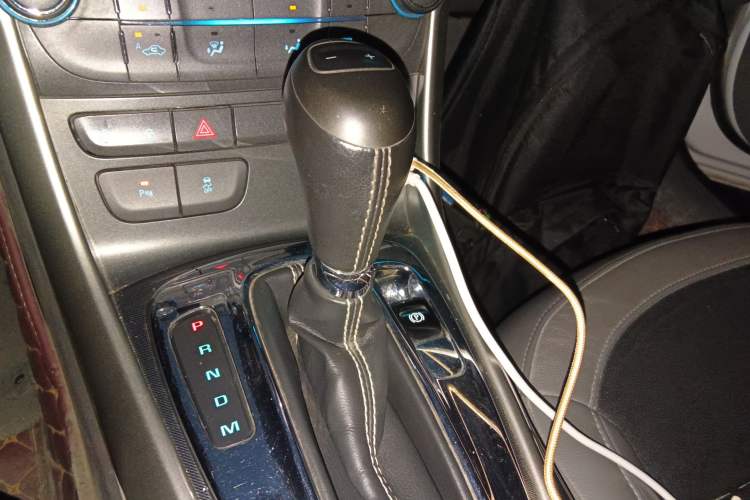 Used Chevrolet Malibu 2014 2.0L Automatic Luxury Edition Gear Lever