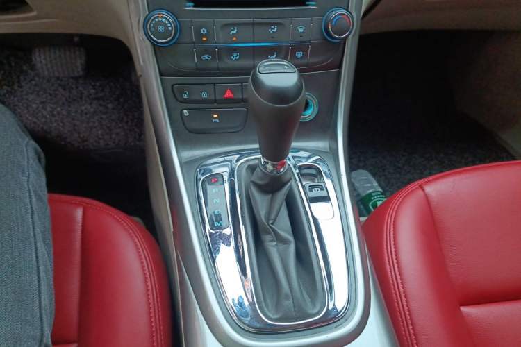 Used Chevrolet Malibu 2014 2.0L Automatic Comfort Edition Gear Lever