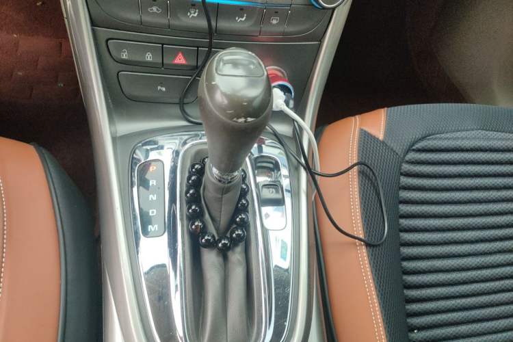 Used Chevrolet Malibu 2014 2.0L Automatic Comfort Edition Gear Lever