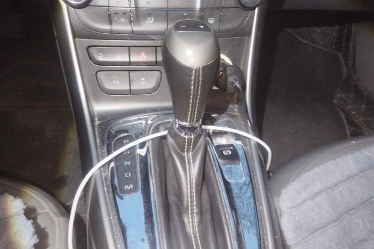 Used Chevrolet Malibu 2014 2.0L Automatic Luxury Edition Gear Lever