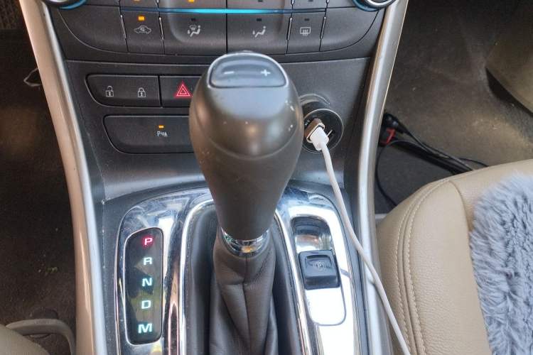 Used Chevrolet Malibu 2014 2.0L Automatic Comfort Edition Gear Lever