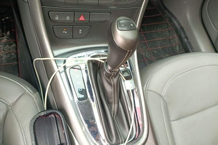 Used Chevrolet Malibu 2014 2.0L Automatic Luxury Edition Gear Lever
