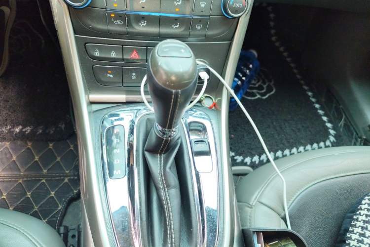 Used Chevrolet Malibu 2014 2.0L Automatic Luxury Edition Gear Lever