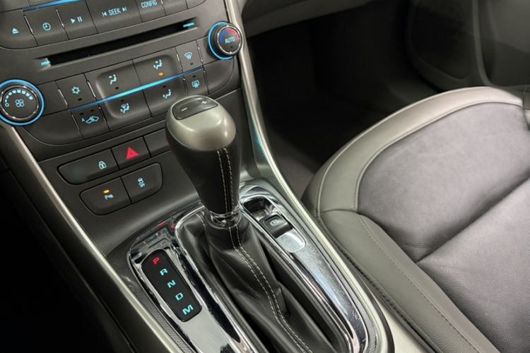 Used Chevrolet Malibu 2014 2.0L Automatic Luxury Edition Gear Lever