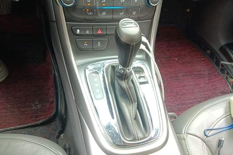 Used Chevrolet Malibu 2014 2.0L Automatic Luxury Edition Gear Lever