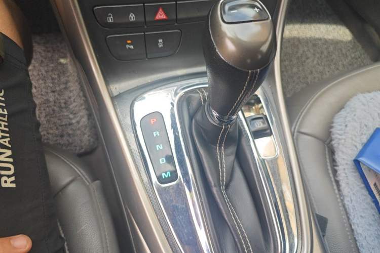 Used Chevrolet Malibu 2014 2.0L Automatic Luxury Edition Gear Lever