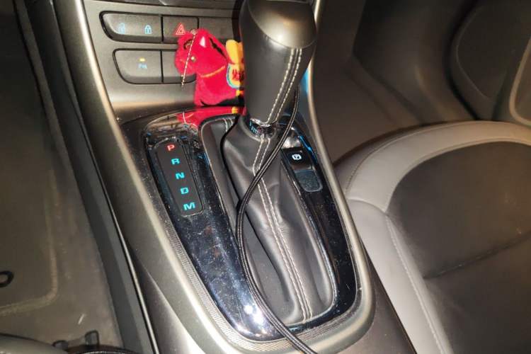 Used Chevrolet Malibu 2014 2.4L Automatic Luxury Edition Gear Lever