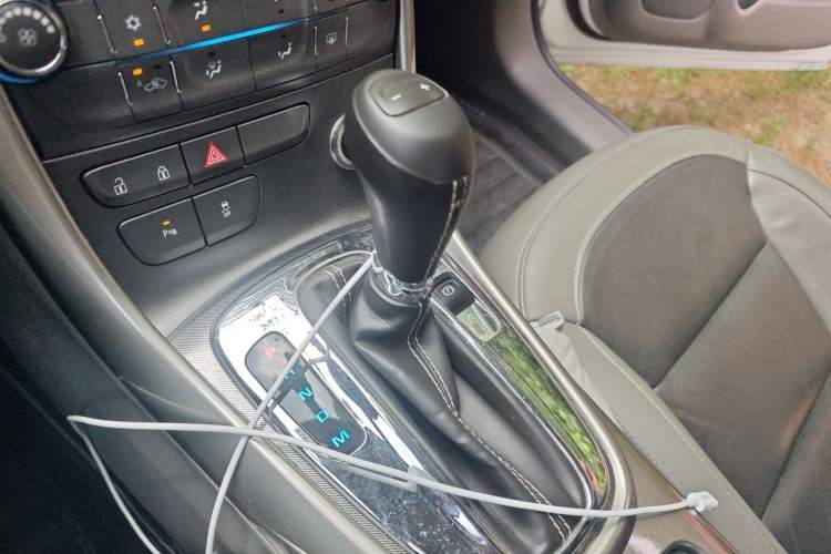Used Chevrolet Malibu 2014 2.0L Automatic Luxury Edition Gear Lever