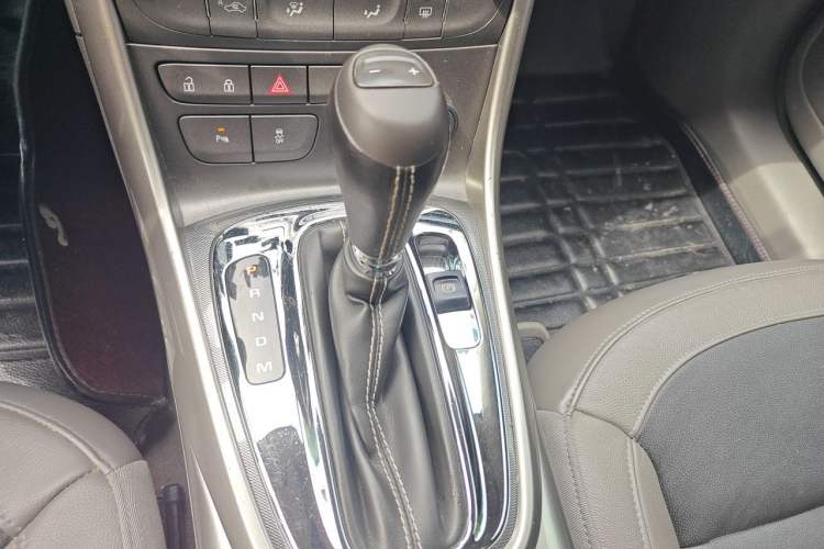 Used Chevrolet Malibu 2014 2.0L Automatic Luxury Edition Gear Lever