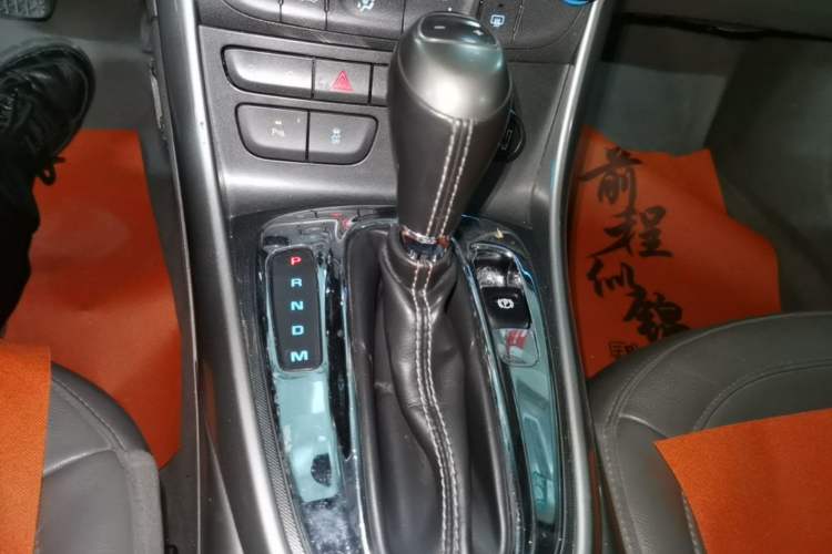 Used Chevrolet Malibu 2014 2.0L Automatic Luxury Edition Gear Lever