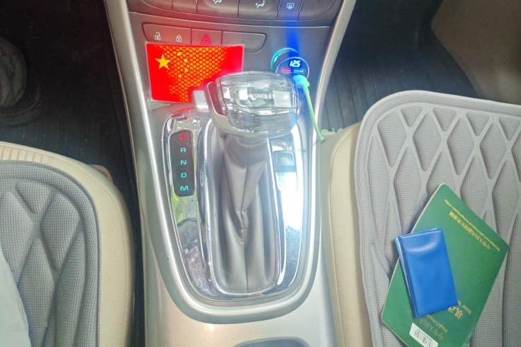 Used Chevrolet Malibu 2014 2.0L Automatic Comfort Edition Gear Lever