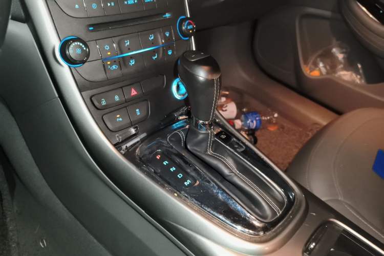 Used Chevrolet Malibu 2014 2.0L Automatic Luxury Edition Gear Lever