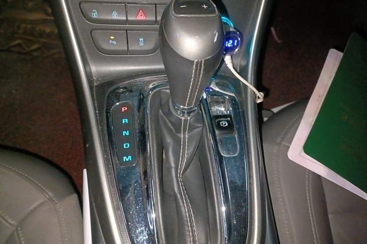 Used Chevrolet Malibu 2014 2.0L Automatic Luxury Edition Gear Lever