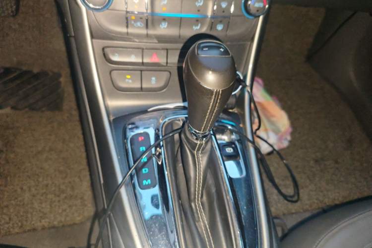 Used Chevrolet Malibu 2014 2.0L Automatic Luxury Edition Gear Lever