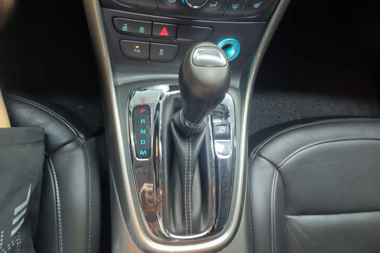 Used Chevrolet Malibu 2014 2.4L Automatic Flagship Edition Gear Lever