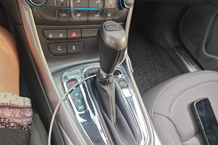 Used Chevrolet Malibu 2014 2.4L Automatic Luxury Edition Gear Lever