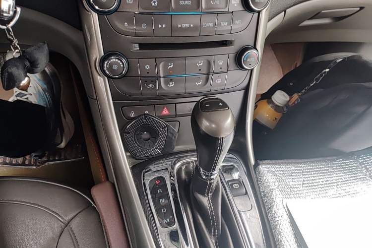 Used Chevrolet Malibu 2014 2.0L Automatic Luxury Edition Gear Lever