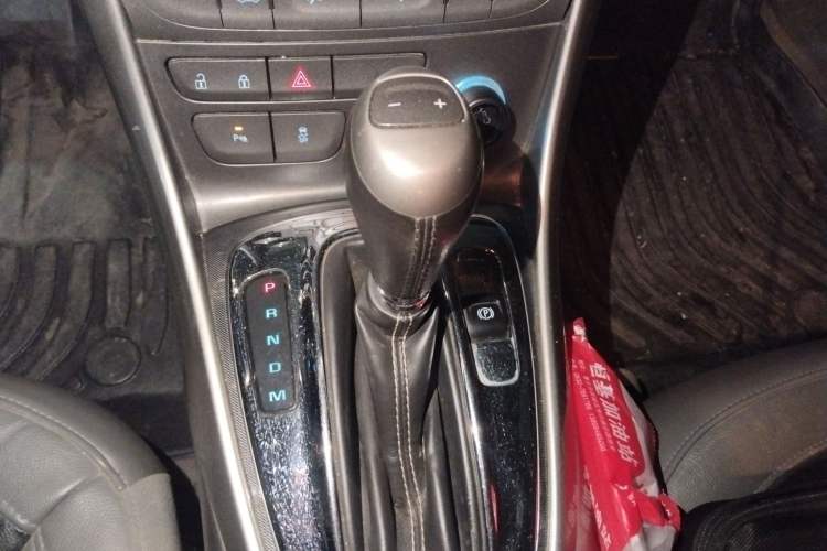 Used Chevrolet Malibu 2014 2.4L Automatic Luxury Edition Gear Lever