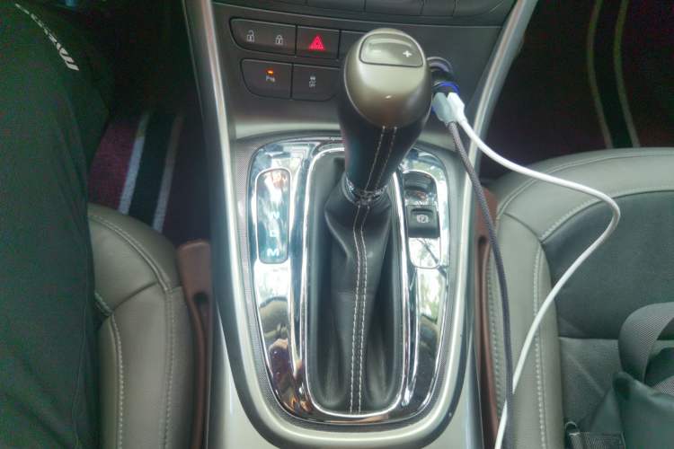 Used Chevrolet Malibu 2014 2.0L Automatic Luxury Edition Gear Lever