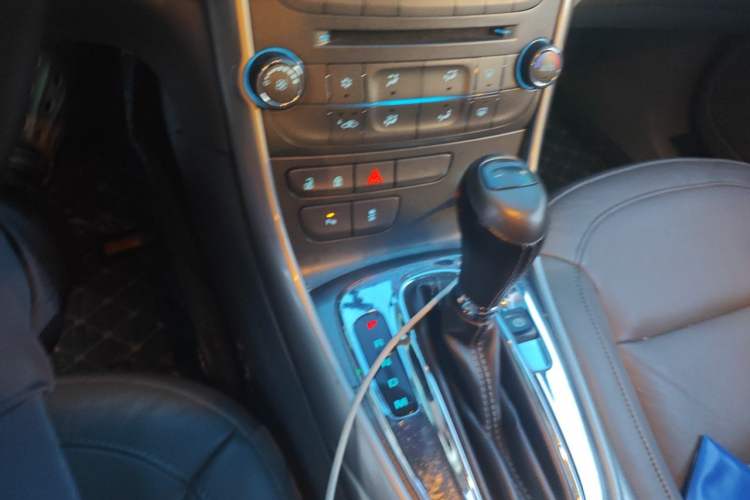 Used Chevrolet Malibu 2014 2.0L Automatic Luxury Edition Gear Lever