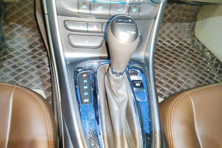 Used Chevrolet Malibu 2014 2.0L Automatic Comfort Edition Gear Lever