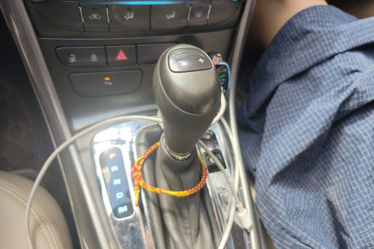 Used Chevrolet Malibu 2014 2.0L Automatic Comfort Edition Gear Lever