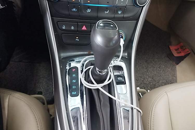 Used Chevrolet Malibu 2014 2.0L Automatic Comfort Edition Gear Lever