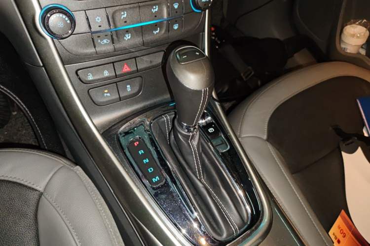 Used Chevrolet Malibu 2014 2.0L Automatic Luxury Edition Gear Lever