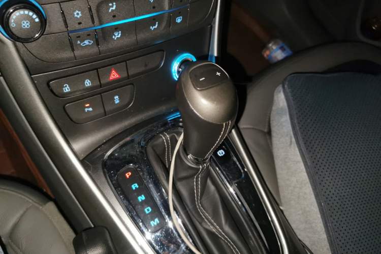 Used Chevrolet Malibu 2014 2.4L Automatic Luxury Edition Gear Lever
