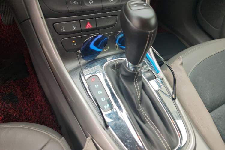 Used Chevrolet Malibu 2014 2.0L Automatic Luxury Edition Gear Lever