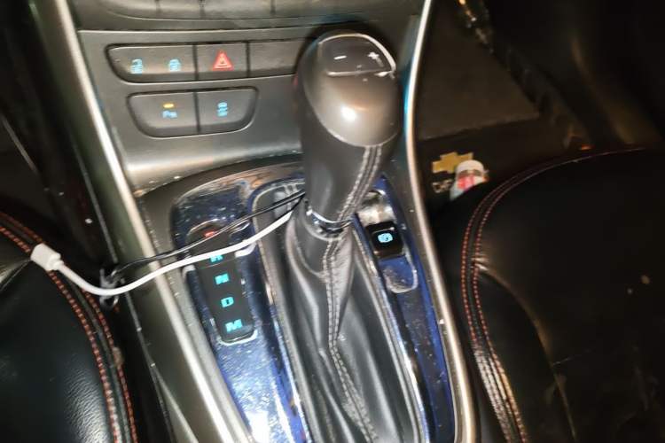Used Chevrolet Malibu 2014 1.6T Automatic Comfort Edition Gear Lever
