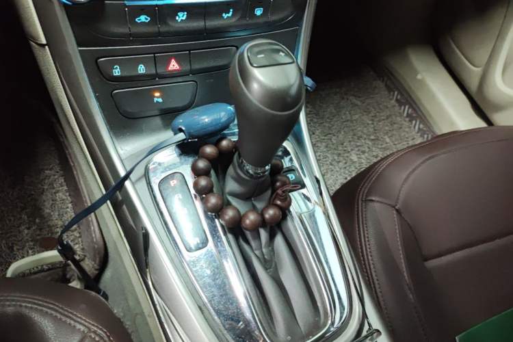 Used Chevrolet Malibu 2014 2.0L Automatic Luxury Edition Gear Lever