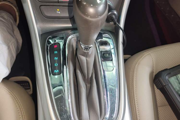 Used Chevrolet Malibu 2014 2.0L Automatic Comfort Edition Gear Lever