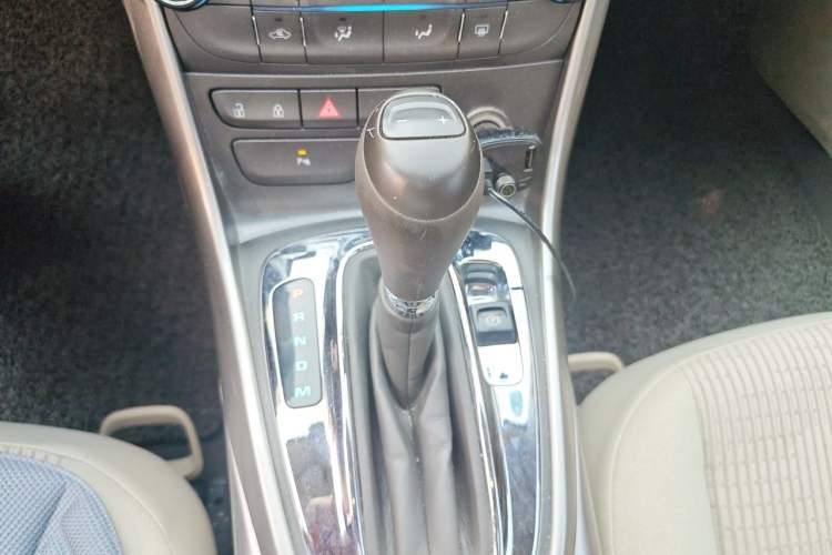 Used Chevrolet Malibu 2014 2.0L Automatic Comfort Edition Gear Lever