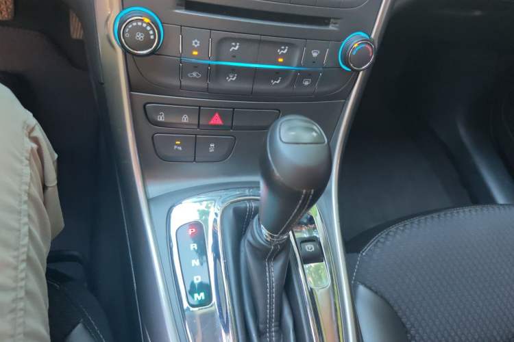 Used Chevrolet Malibu 2014 1.6T Automatic Comfort Edition Gear Lever