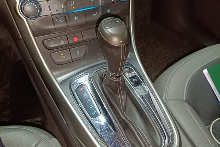 Used Chevrolet Malibu 2014 2.0L Automatic Luxury Edition Gear Lever
