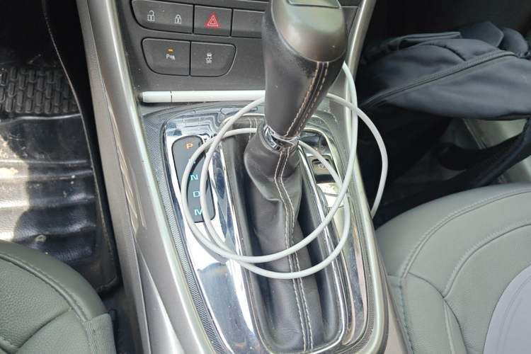 Used Chevrolet Malibu 2014 2.0L Automatic Luxury Edition Gear Lever