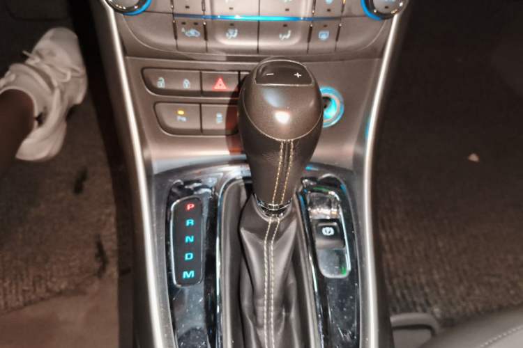 Used Chevrolet Malibu 2014 2.0L Automatic Luxury Edition Gear Lever