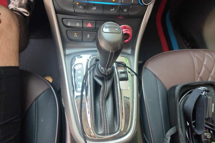 Used Chevrolet Malibu 2014 2.4L Automatic Luxury Edition Gear Lever