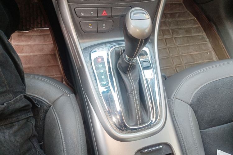 Used Chevrolet Malibu 2014 2.0L Automatic Luxury Edition Gear Lever