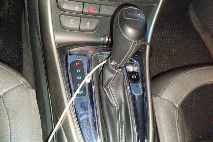 Used Chevrolet Malibu 2014 2.0L Automatic Luxury Edition Gear Lever