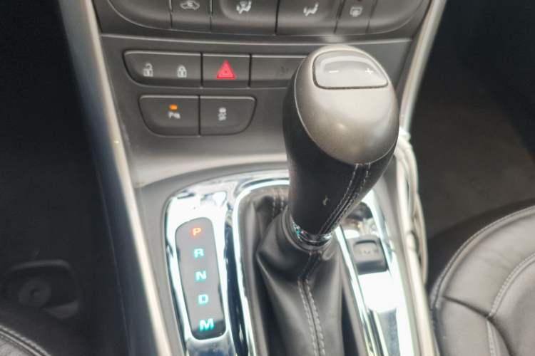 Used Chevrolet Malibu 2014 1.6T Automatic Comfort Edition Gear Lever