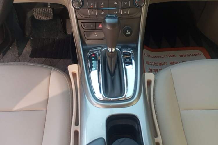 Used Chevrolet Malibu 2014 2.0L Automatic Comfort Edition Gear Lever