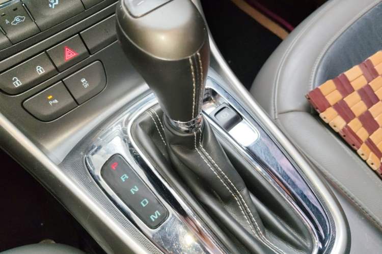 Used Chevrolet Malibu 2014 2.0L Automatic Luxury Edition Gear Lever