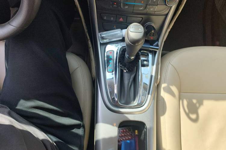 Used Chevrolet Malibu 2014 2.0L Automatic Comfort Edition Gear Lever