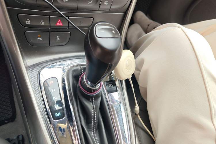 Used Chevrolet Malibu 2014 2.0L Automatic Luxury Edition Gear Lever