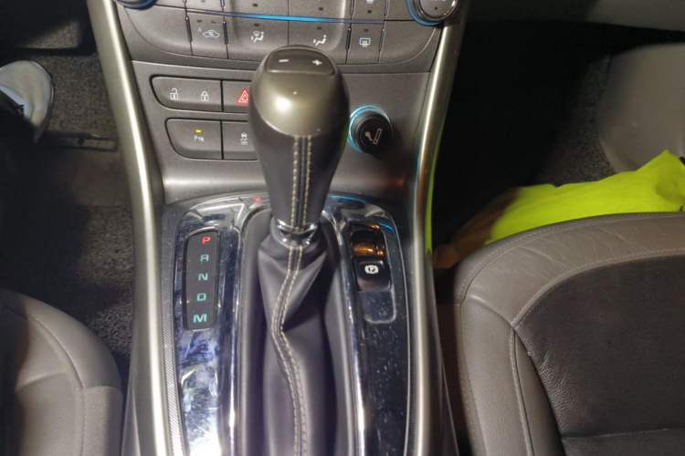 Used Chevrolet Malibu 2014 2.0L Automatic Luxury Edition Gear Lever