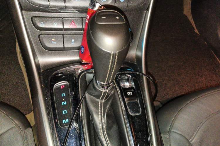 Used Chevrolet Malibu 2014 2.0L Automatic Luxury Edition Gear Lever