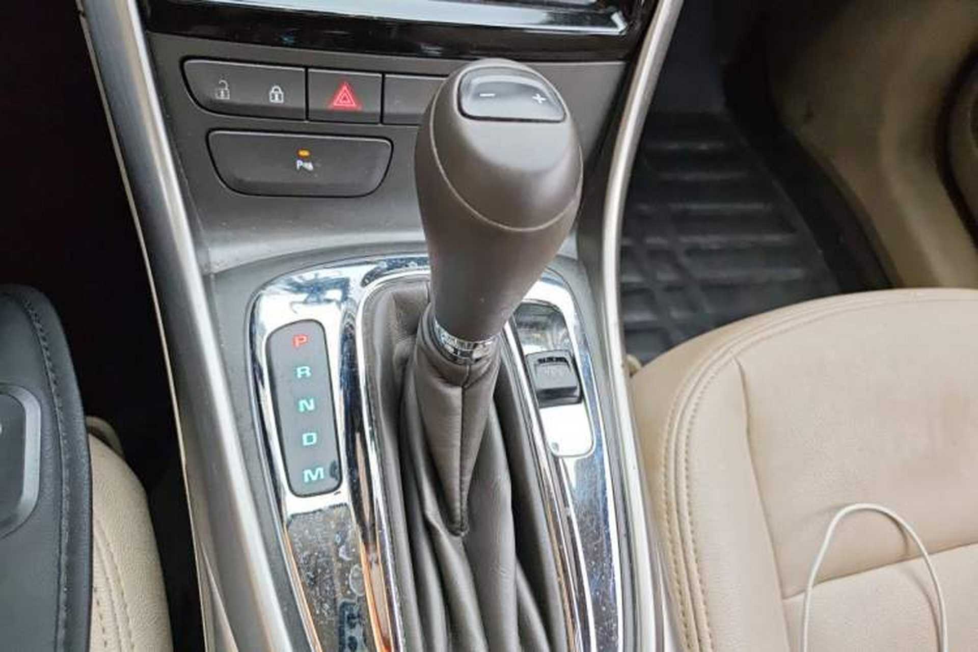 Used Chevrolet Malibu 2014 2.0L Automatic Comfort Edition Gear Lever